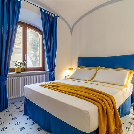 Le Pagine Bianche * Lacco Ameno (Isola d'Ischia)