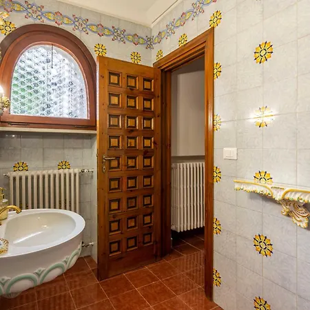 Le Pagine Bianche * Lacco Ameno (Isola d'Ischia)